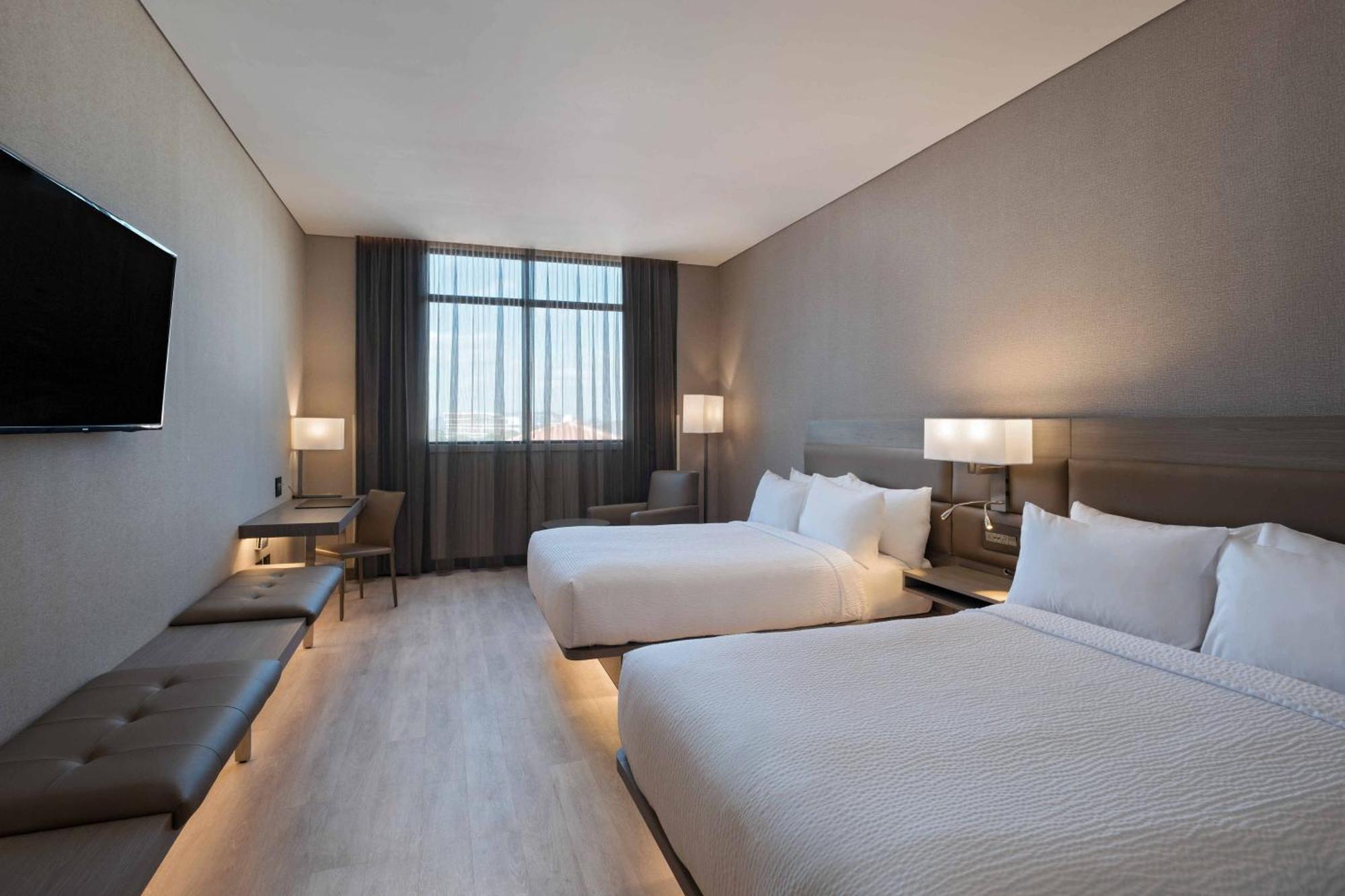 Ac Hotels By Marriott Гватемала Экстерьер фото